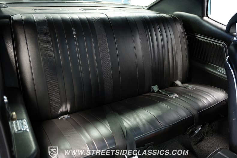 Unknown-Chevelle-1970-Astro-Blue-Black-40