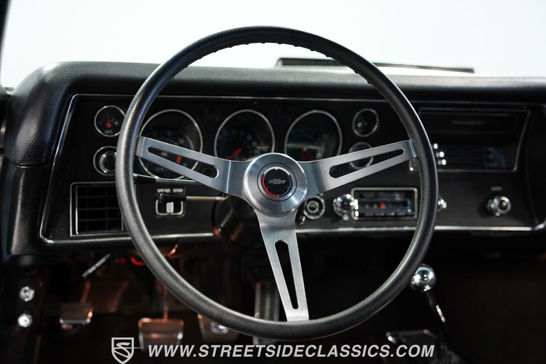 Unknown-Chevelle-1970-Astro-Blue-Black-44