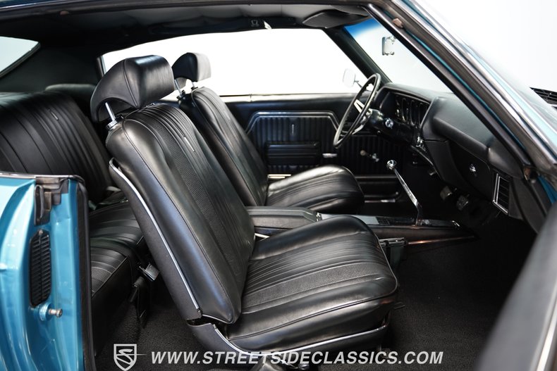 Unknown-Chevelle-1970-Astro-Blue-Black-49