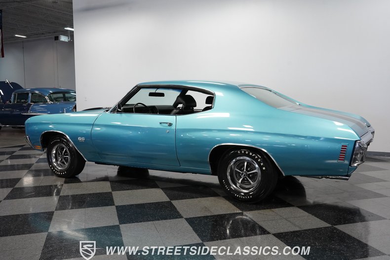 Unknown-Chevelle-1970-Astro-Blue-Black-7