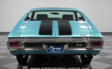 Unknown-Chevelle-1970-Astro-Blue-Black-9