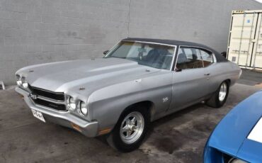 Unknown-Chevelle-1970-Autumn-GoldBlack-St-Black-17