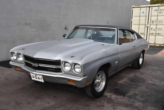 Unknown-Chevelle-1970-Autumn-GoldBlack-St-Black