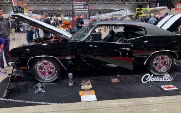Unknown-Chevelle-1970-BlackWhite-Stripes-Black-1