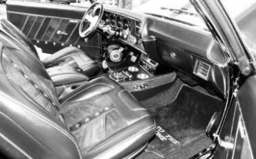 Unknown-Chevelle-1970-BlackWhite-Stripes-Black-10