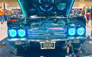 Unknown-Chevelle-1970-BlackWhite-Stripes-Black-13