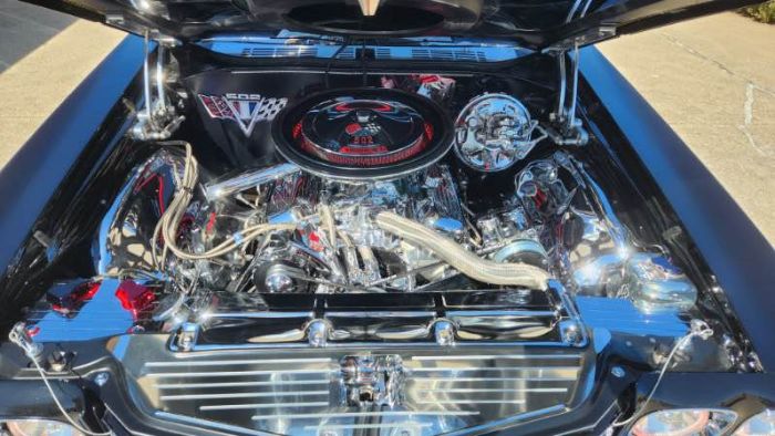 Unknown-Chevelle-1970-BlackWhite-Stripes-Black-15