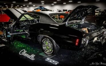 Unknown-Chevelle-1970-BlackWhite-Stripes-Black-4