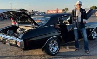 Unknown-Chevelle-1970-BlackWhite-Stripes-Black-6