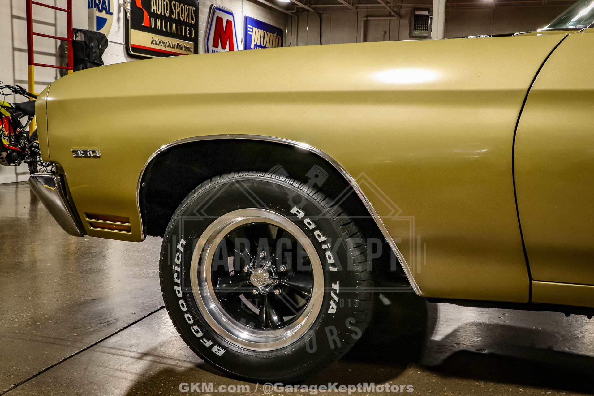 Unknown-Chevelle-1970-Champagne-Gold-Gold-37