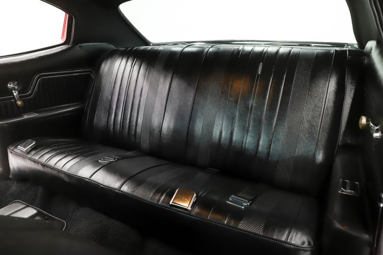 Unknown-Chevelle-1970-Cranberry-Red-Black-14