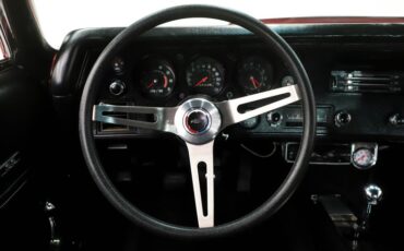 Unknown-Chevelle-1970-Cranberry-Red-Black-2