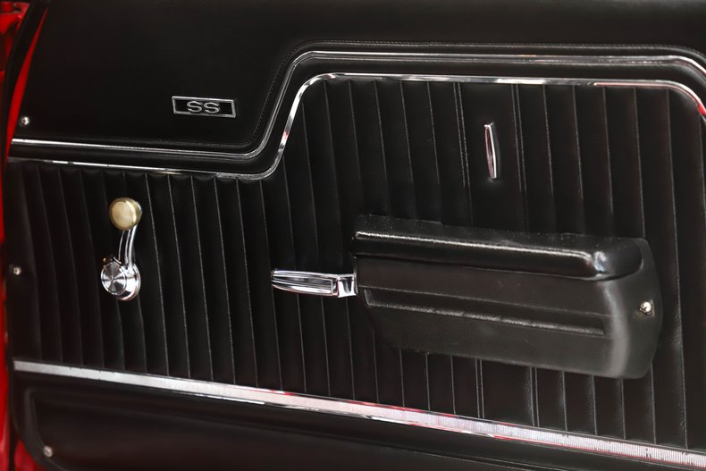 Unknown-Chevelle-1970-Cranberry-Red-Black-39