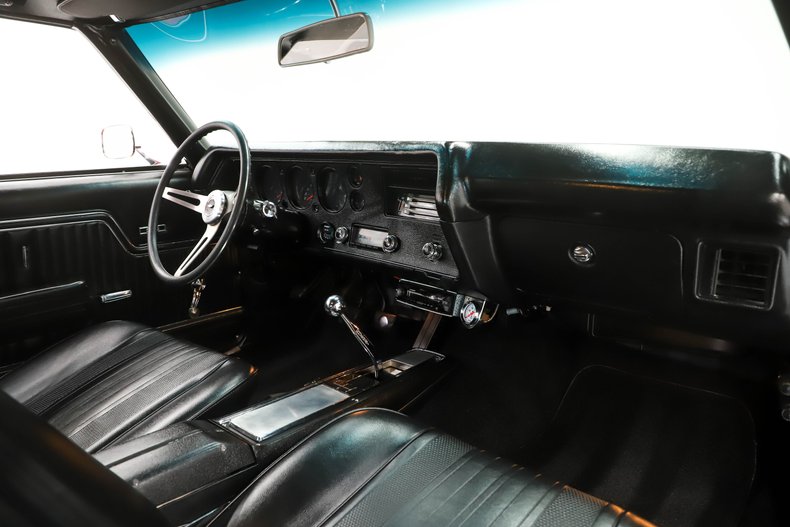 Unknown-Chevelle-1970-Cranberry-Red-Black-40
