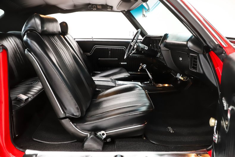 Unknown-Chevelle-1970-Cranberry-Red-Black-43