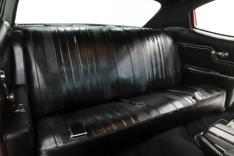 Unknown-Chevelle-1970-Cranberry-Red-Black-5