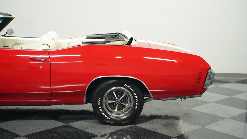 Unknown-Chevelle-1970-Cranberry-Red-White-26