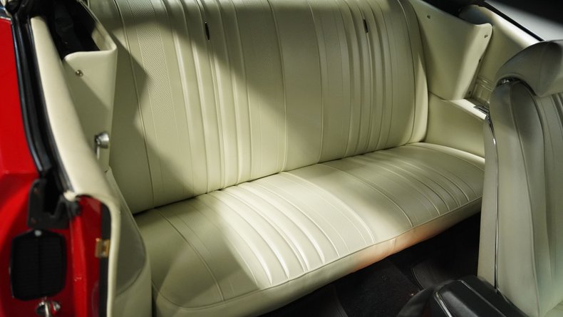 Unknown-Chevelle-1970-Cranberry-Red-White-37