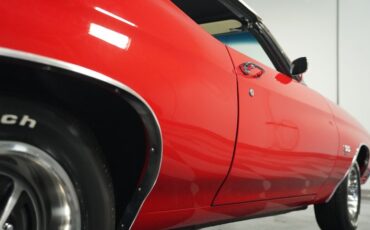Unknown-Chevelle-1970-Cranberry-Red-White