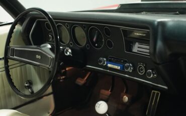 Unknown-Chevelle-1970-Cranberry-Red-White-42