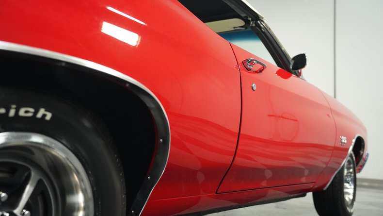 Unknown-Chevelle-1970-Cranberry-Red-White