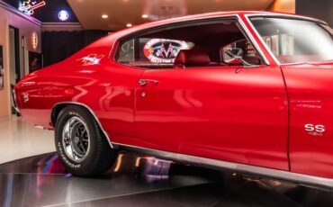 Unknown-Chevelle-1970-Red-Red-35
