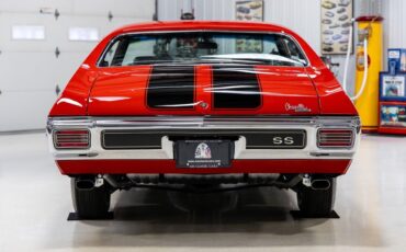 Unknown-Chevelle-1970-Red-w-Black-Black-3