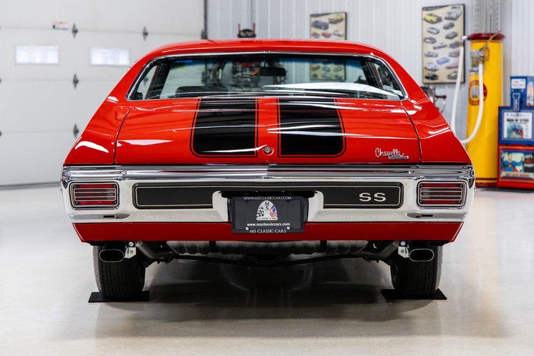Unknown-Chevelle-1970-Red-w-Black-Black-3