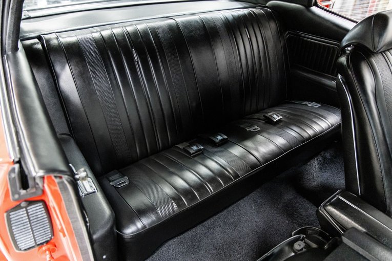 Unknown-Chevelle-1970-Red-w-Black-Black-5