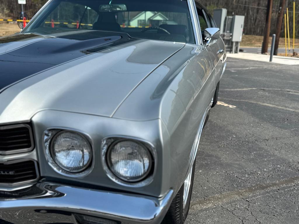 Unknown-Chevelle-1970-Silver-Black-10