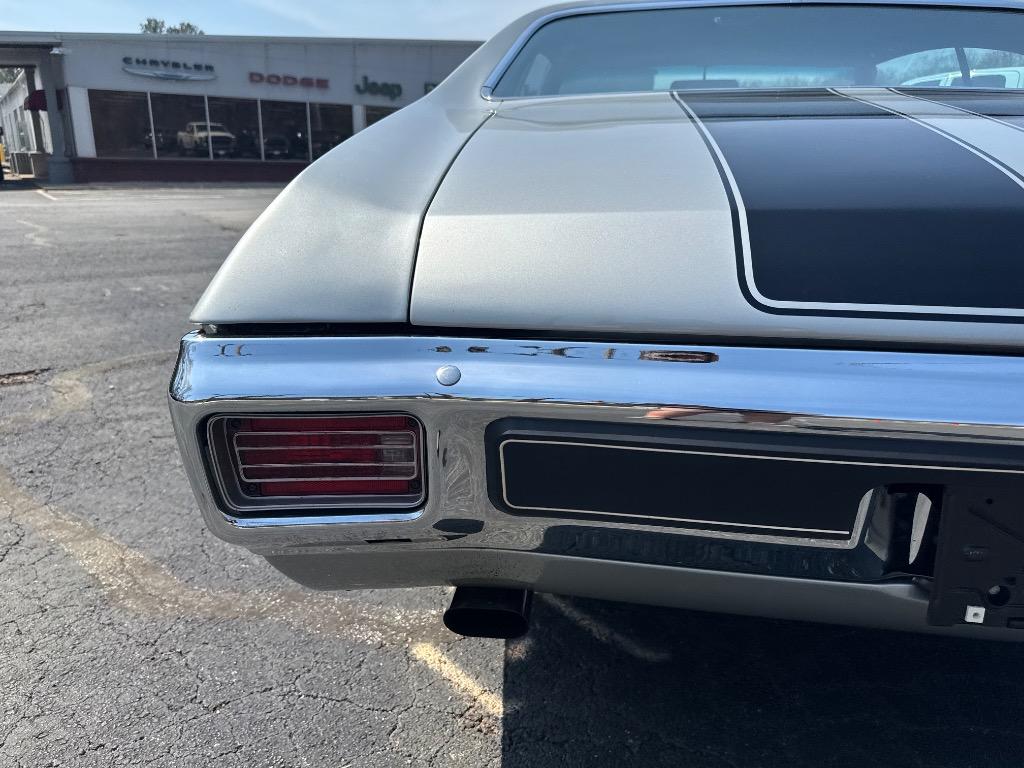 Unknown-Chevelle-1970-Silver-Black-39