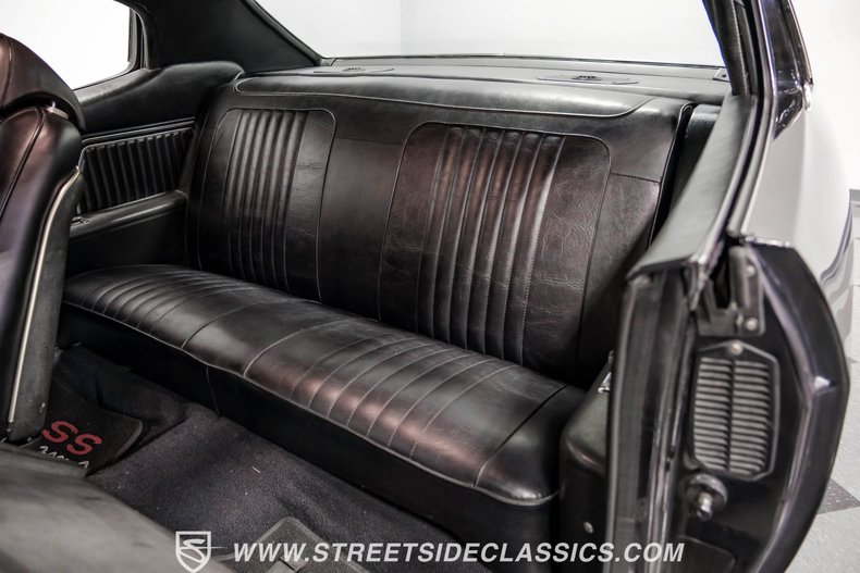 Unknown-Chevelle-1971-Black-Black-44