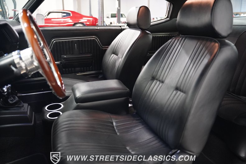 Unknown-Chevelle-1971-Gray-Black-48