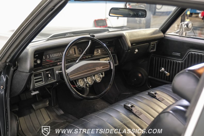 Unknown-Chevelle-1972-Pepper-Gray-Metallic-Black-7