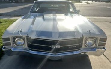 Unknown-Chevelle-1972-White-White