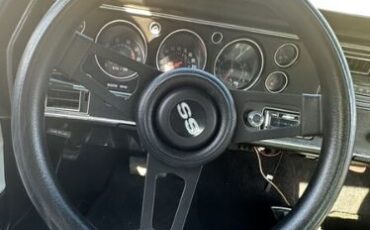Unknown-Chevelle-1972-White-White-5