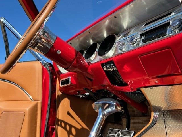 Unknown-Chevelle-ss-1965-Red-Tan-23