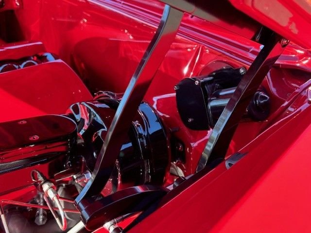 Unknown-Chevelle-ss-1965-Red-Tan-3