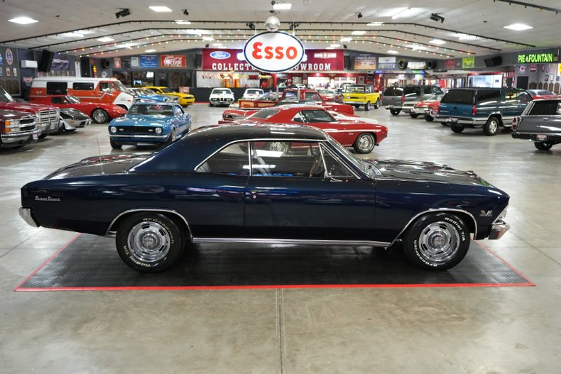 Unknown-Chevelle-ss-1966-Dark-Blue-Black-16