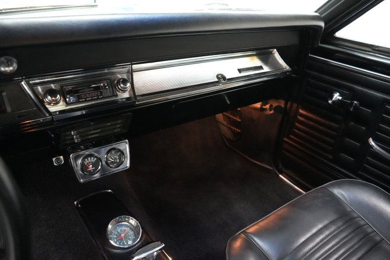 Unknown-Chevelle-ss-1967-Marina-Blue-Black-41