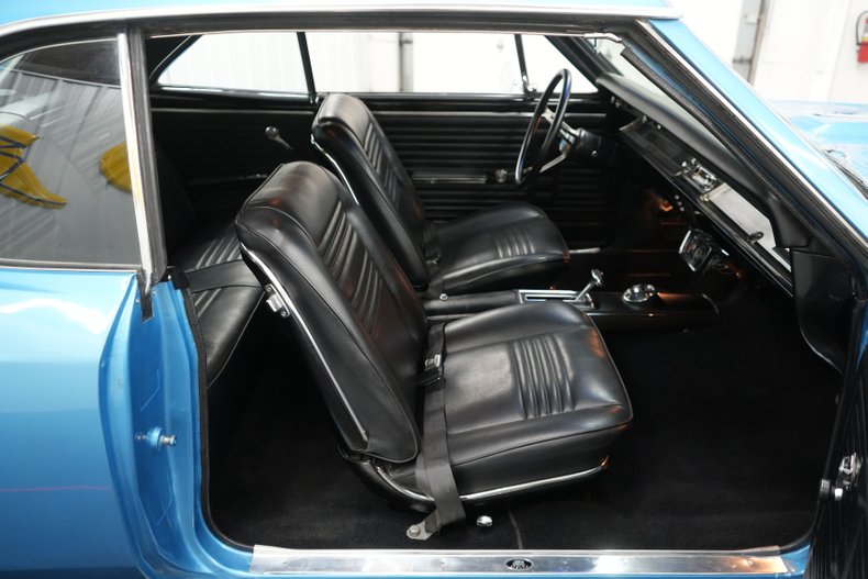 Unknown-Chevelle-ss-1967-Marina-Blue-Black-44