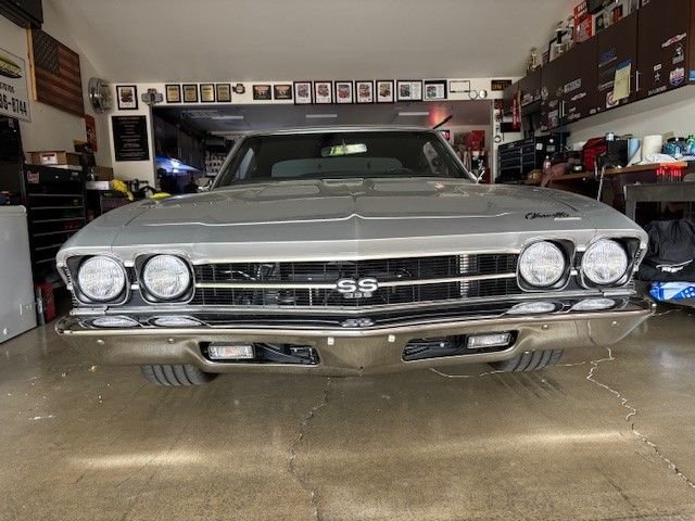 Unknown-Chevelle-ss-1969-Silver-black-1