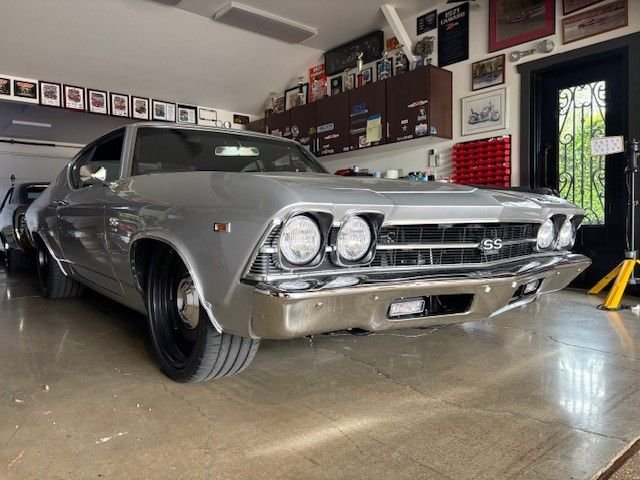 Unknown-Chevelle-ss-1969-Silver-black-11