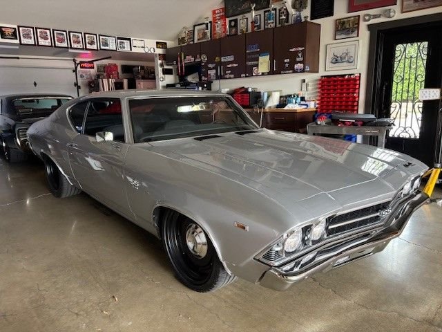 Unknown-Chevelle-ss-1969-Silver-black