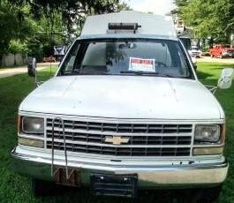 Unknown-Chevroelt-3500-1988-white-1