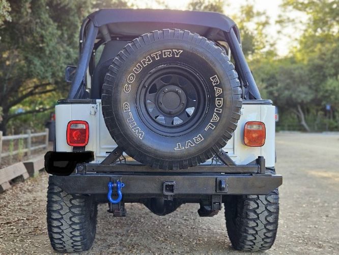 Unknown-Cj5-1972-WhiteBlack-Black-10