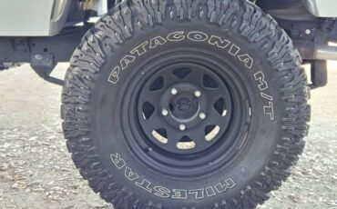 Unknown-Cj5-1972-WhiteBlack-Black-13