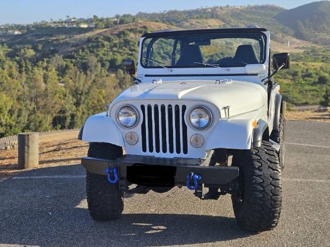 Unknown-Cj5-1972-WhiteBlack-Black
