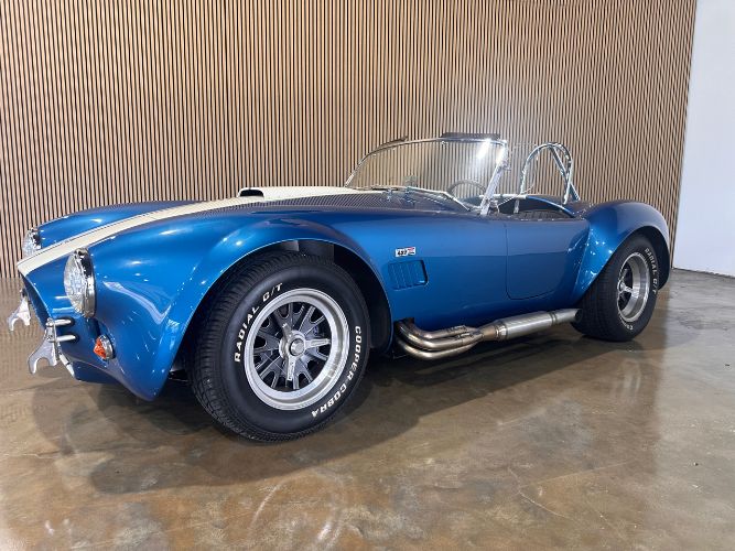 Unknown-Cobra-1965-Blue-Black-Leather-12