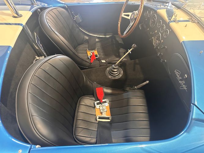 Unknown-Cobra-1965-Blue-Black-Leather-18